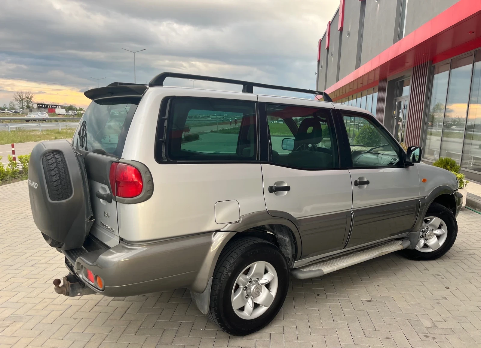 Nissan Terrano 2.7 TDI N1 - изображение 4