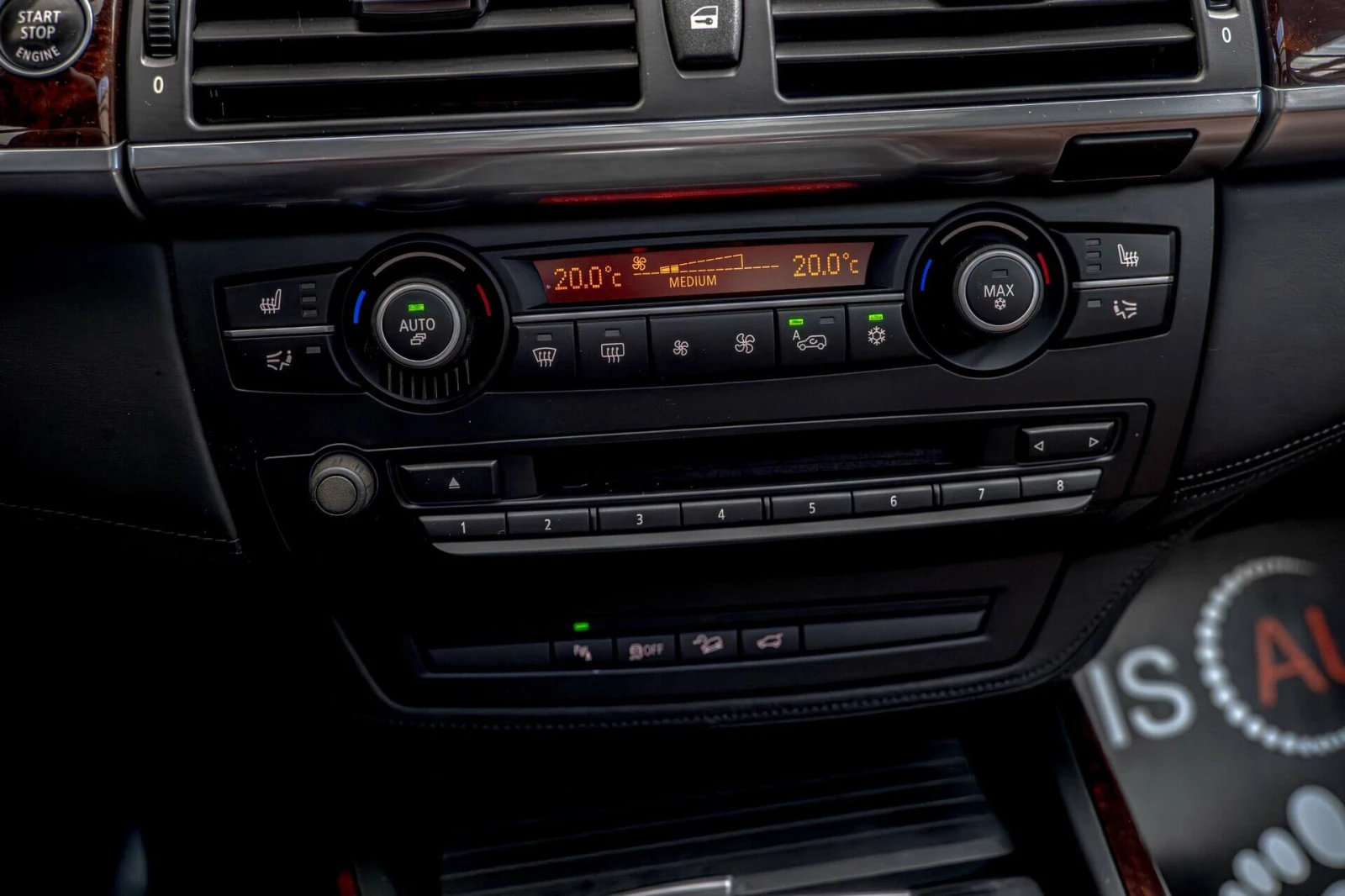 BMW X5 50i/HuD/Soft Close/Камера 180/Lane Assist/Панорама, снимка 15 - Автомобили и джипове - 53821402