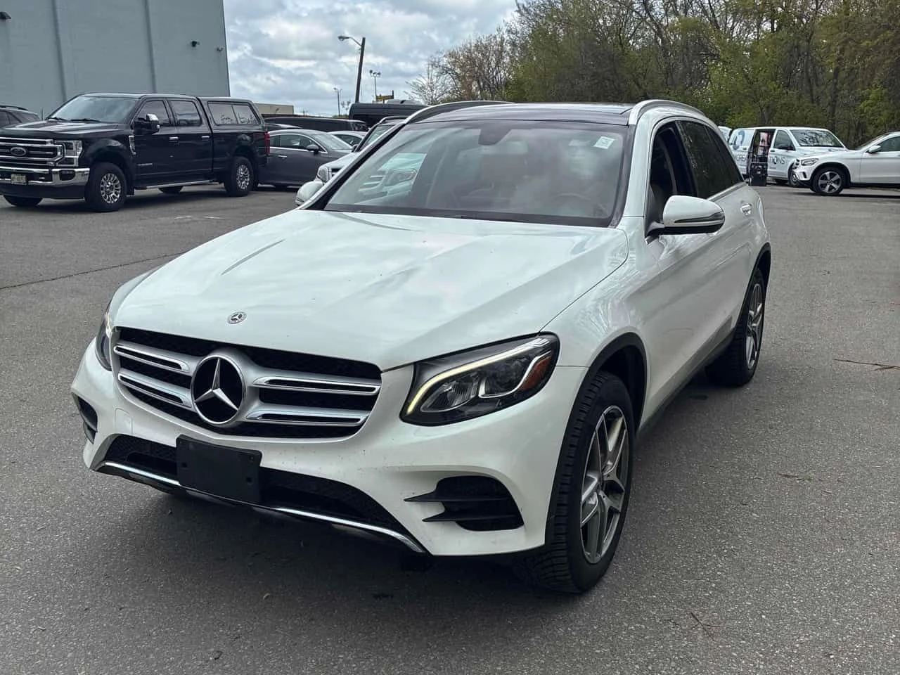 Mercedes-Benz GLC 300 4MATIC * ГЛАВНО ПРЕДСТАВИТЕЛСТВО НА MERCEDES* 