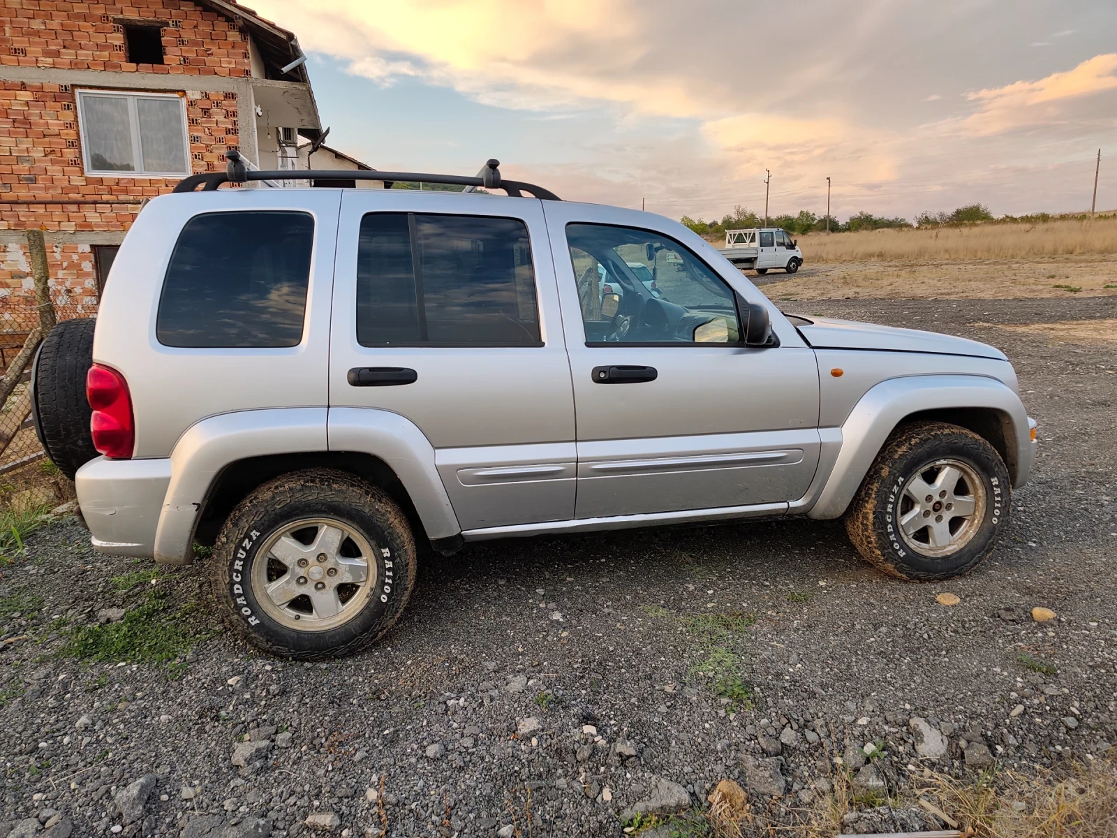 Jeep Cherokee, снимка 4 - Автомобили и джипове - 56466721