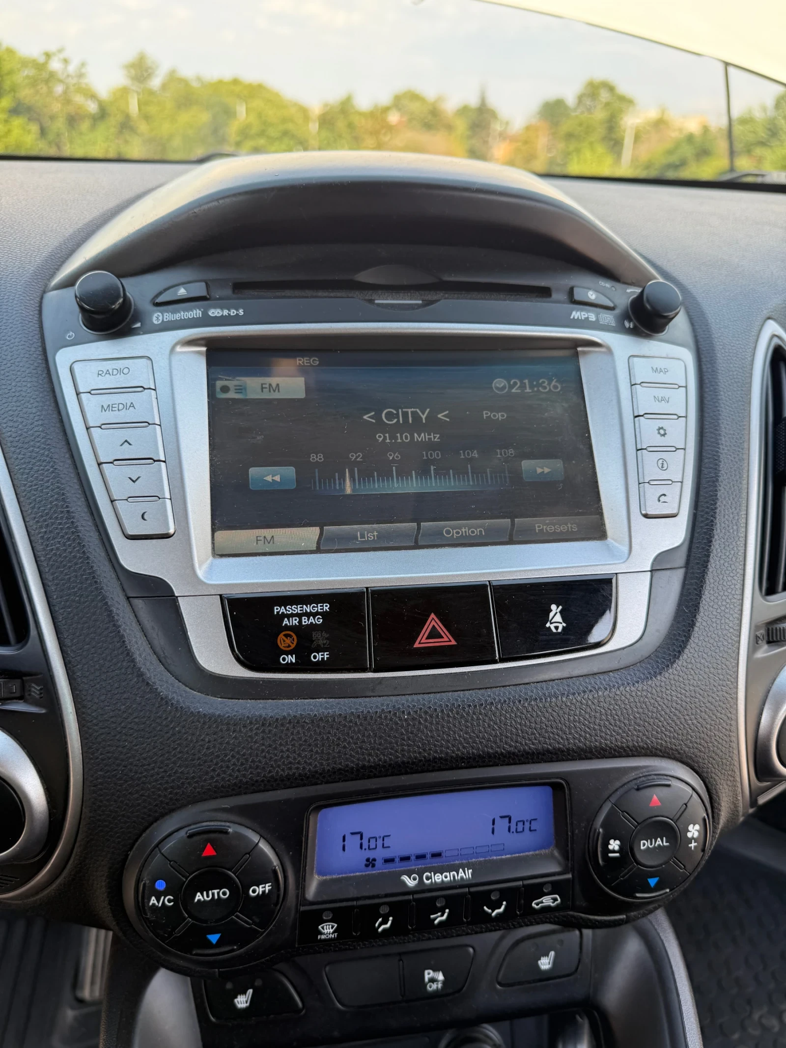 Hyundai IX35 2.0 CRDI 4x4, снимка 13 - Автомобили и джипове - 56568824