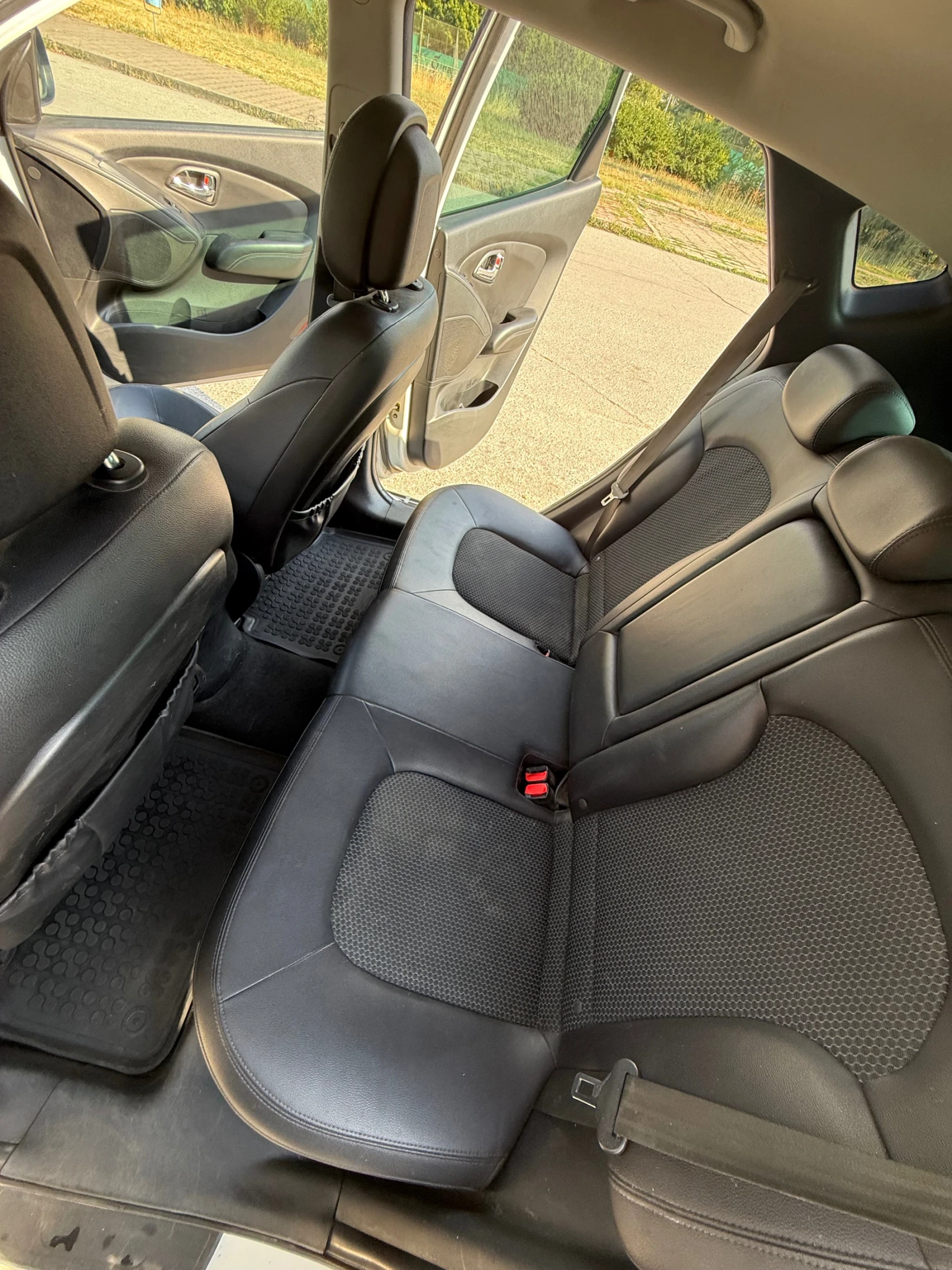 Hyundai IX35 2.0 CRDI 4x4, снимка 9 - Автомобили и джипове - 56568824