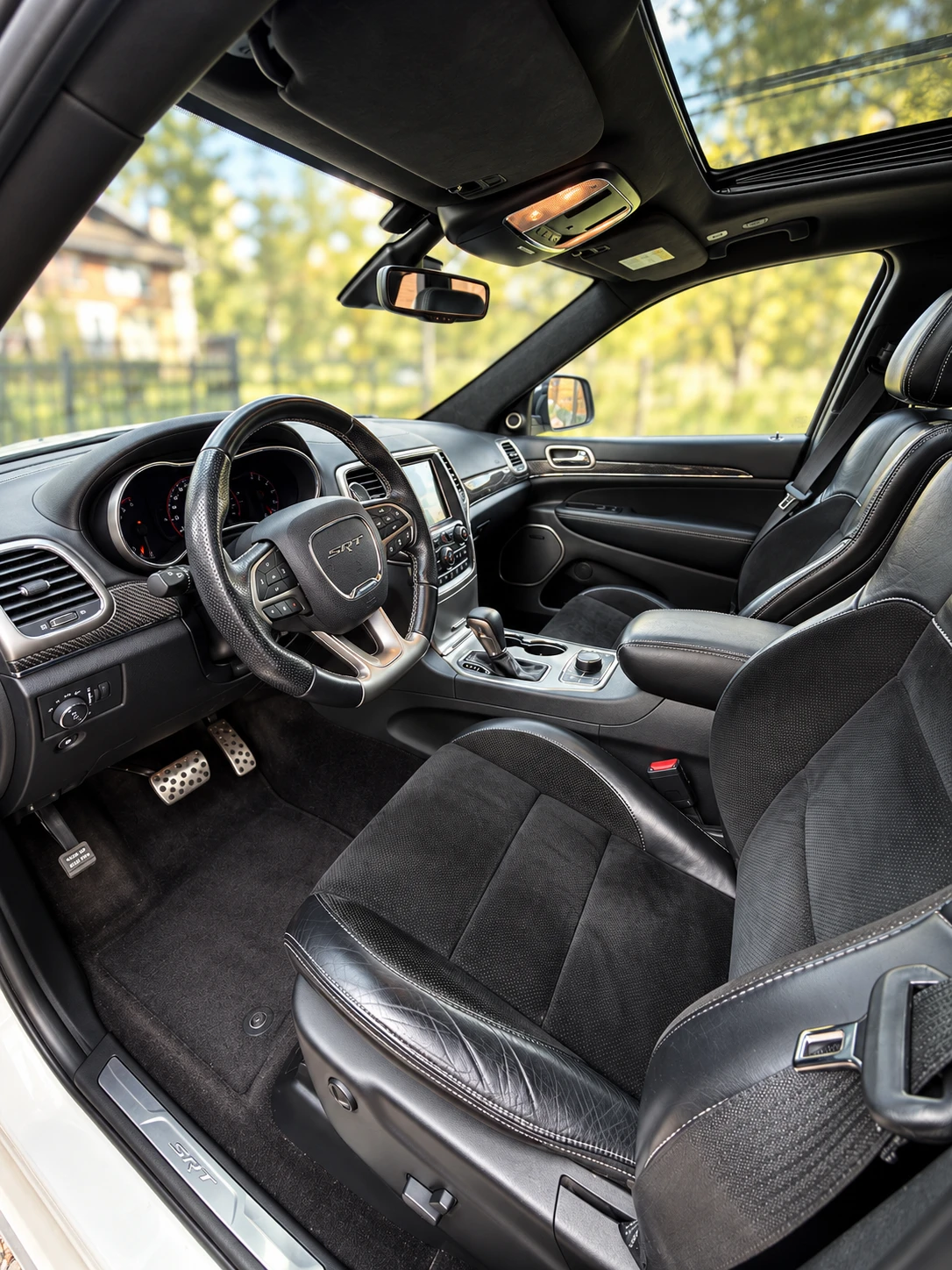 Jeep Grand cherokee 6.4 SRT, снимка 5 - Автомобили и джипове - 56719498
