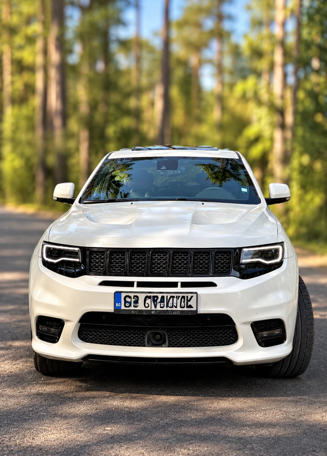 Jeep Grand cherokee 6.4 SRT, снимка 2 - Автомобили и джипове - 56719498