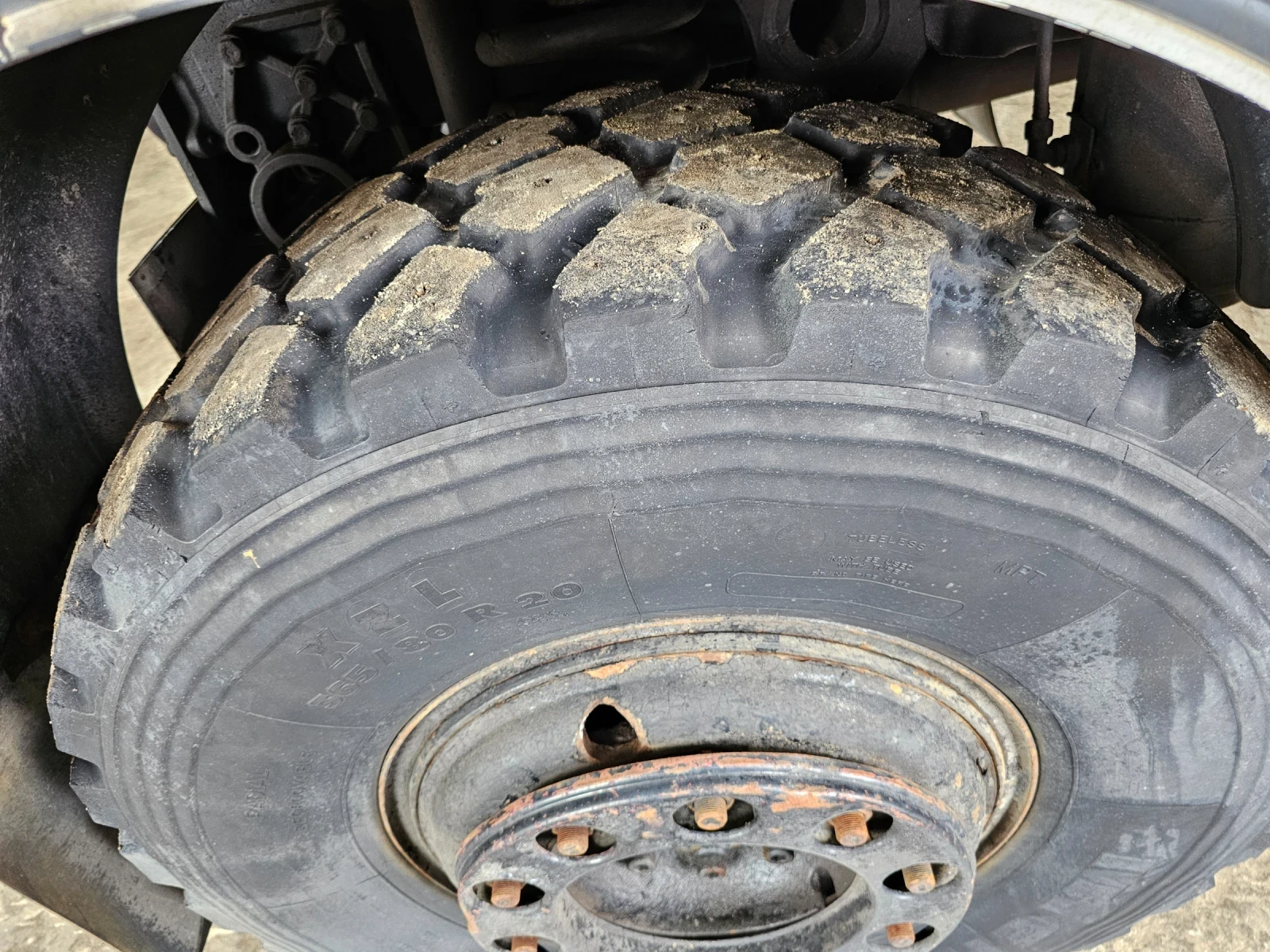 Mercedes-Benz UNIMOG U1650 самосвал снегорин 4х4  - изображение 6