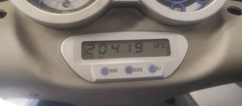 Piaggio Beverly 200, снимка 6 - Мотоциклети и мототехника - 51947142