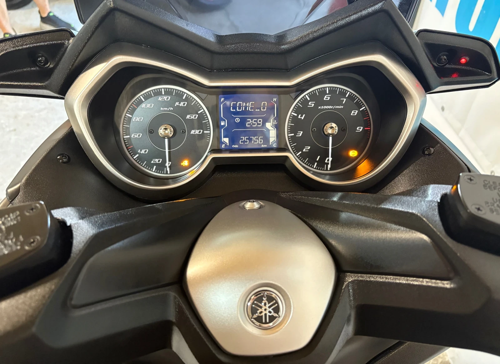 Yamaha X-max 400i ABS TCS - изображение 9
