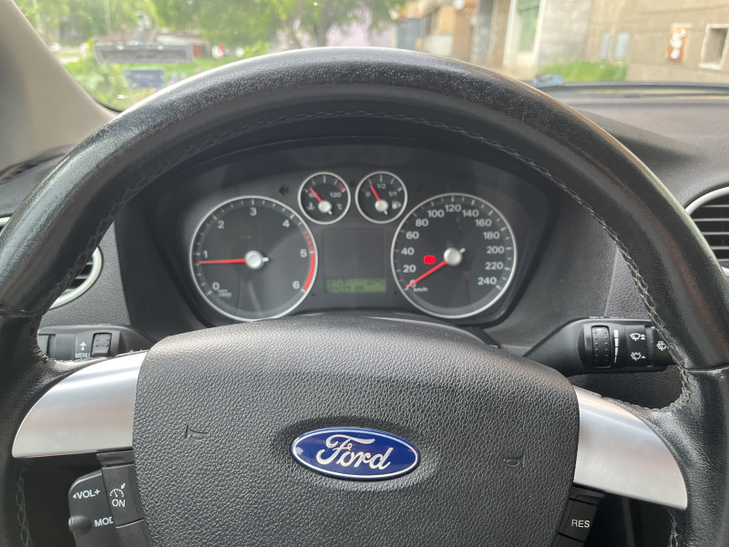 Ford Focus 1.6 TDCI, снимка 8 - Автомобили и джипове - 46342672