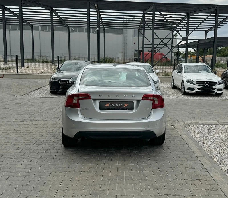 Volvo S60 2.0D3, снимка 5 - Автомобили и джипове - 46458089