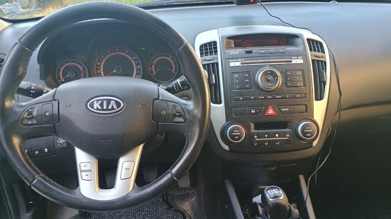 Kia Ceed 1.4 eco dynamik, снимка 8 - Автомобили и джипове - 48180444