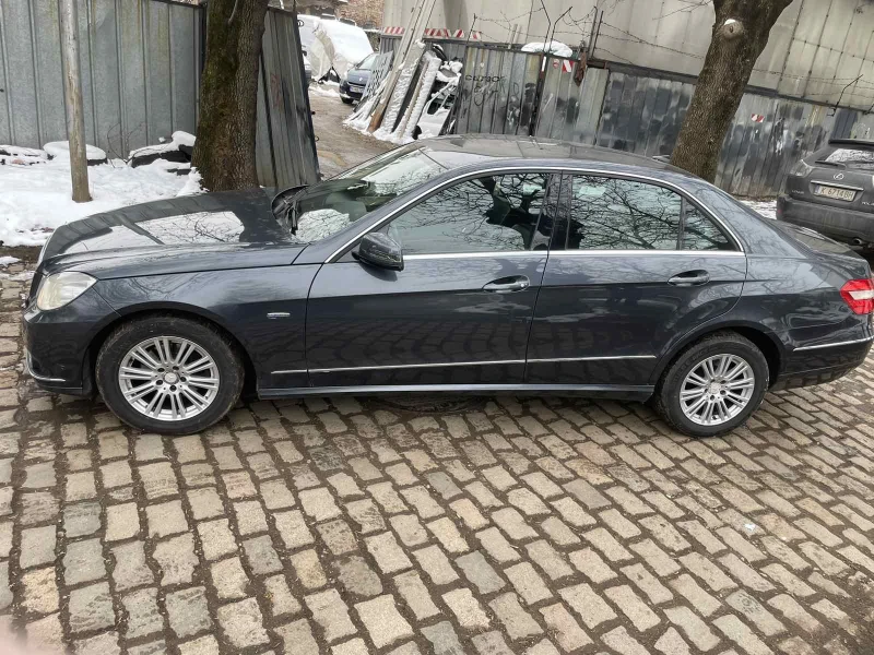 Mercedes-Benz E 220 CDi, снимка 3 - Автомобили и джипове - 48690624