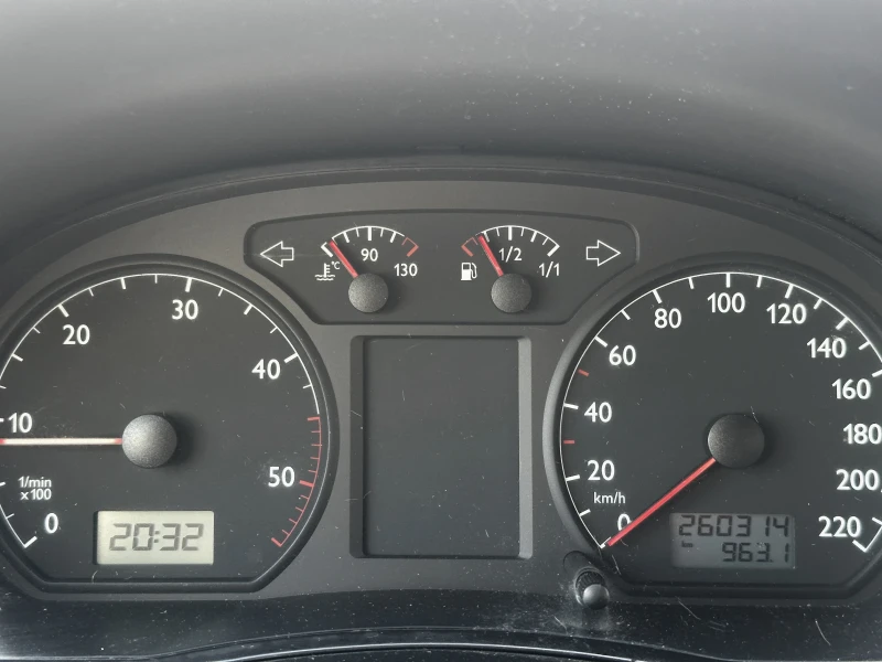 VW Polo 1.9SDI/ КЛИМА, снимка 13 - Автомобили и джипове - 51890832