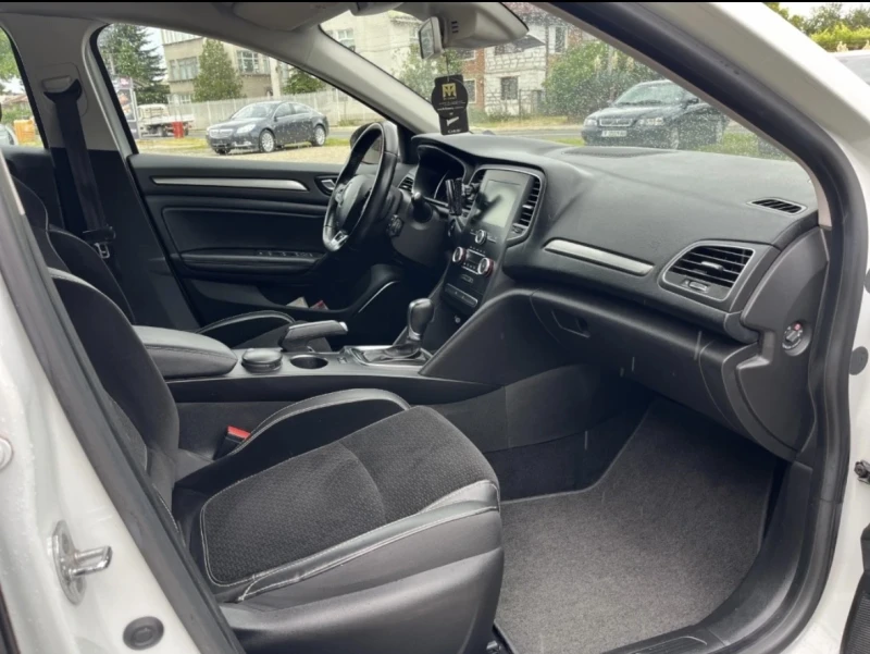 Renault Megane 1.5 Dci Автомат  109к КМ, снимка 16 - Автомобили и джипове - 51078975