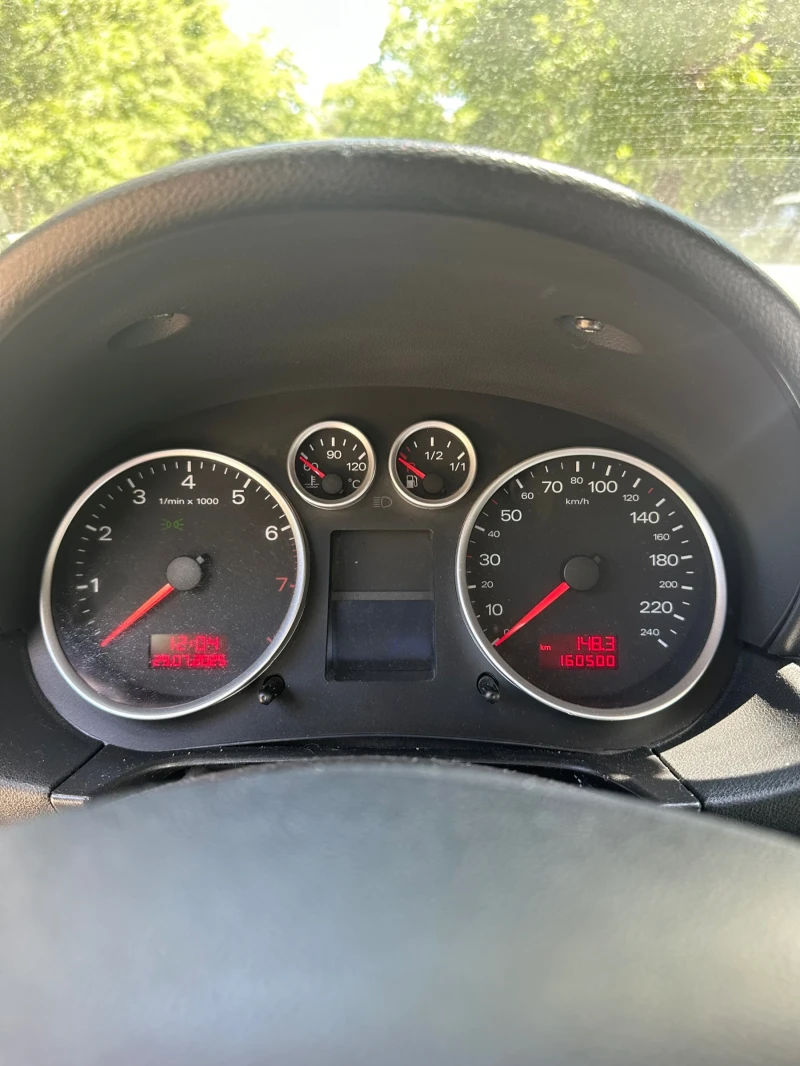 Audi A2 1.6 FSI, снимка 9 - Автомобили и джипове - 51224276