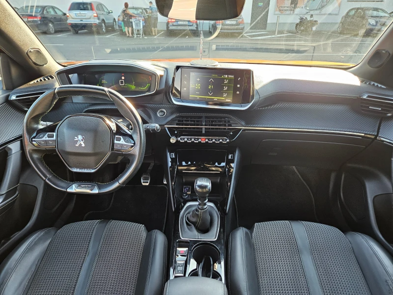 Peugeot 2008 GT Line, снимка 13 - Автомобили и джипове - 51580515