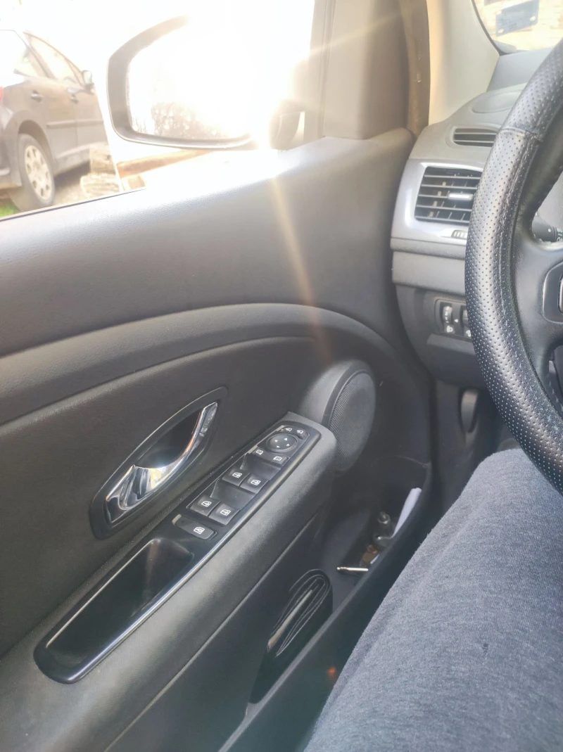 Renault Megane, снимка 5 - Автомобили и джипове - 52126709