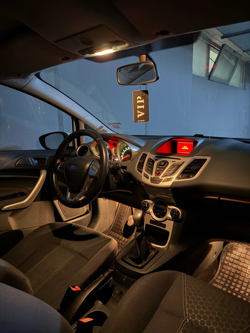 Ford Fiesta 1.4 Бензин* Фабрична Газ!! , снимка 9 - Автомобили и джипове - 52705873