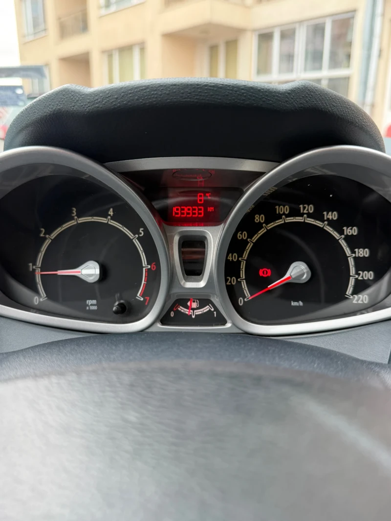 Ford Fiesta 1.4 Бензин* Фабрична Газ!! , снимка 6 - Автомобили и джипове - 52705873