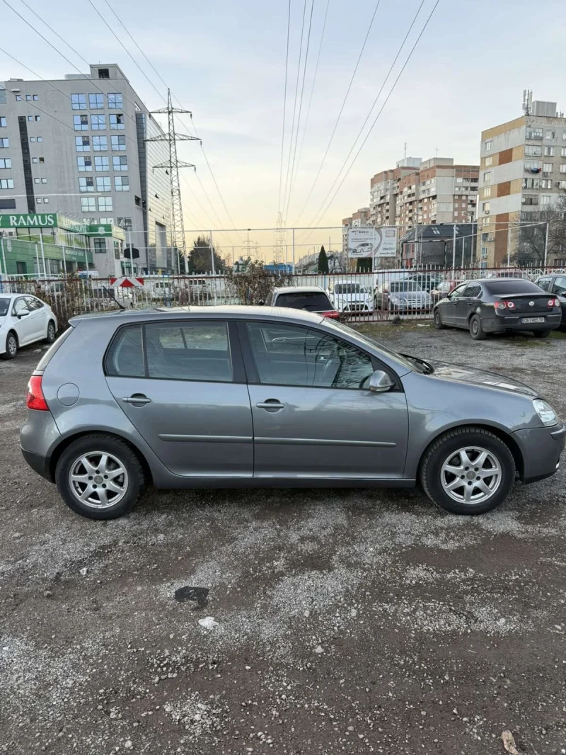 VW Golf 1.6 FSI АВТОМАТ, снимка 3 - Автомобили и джипове - 52713194