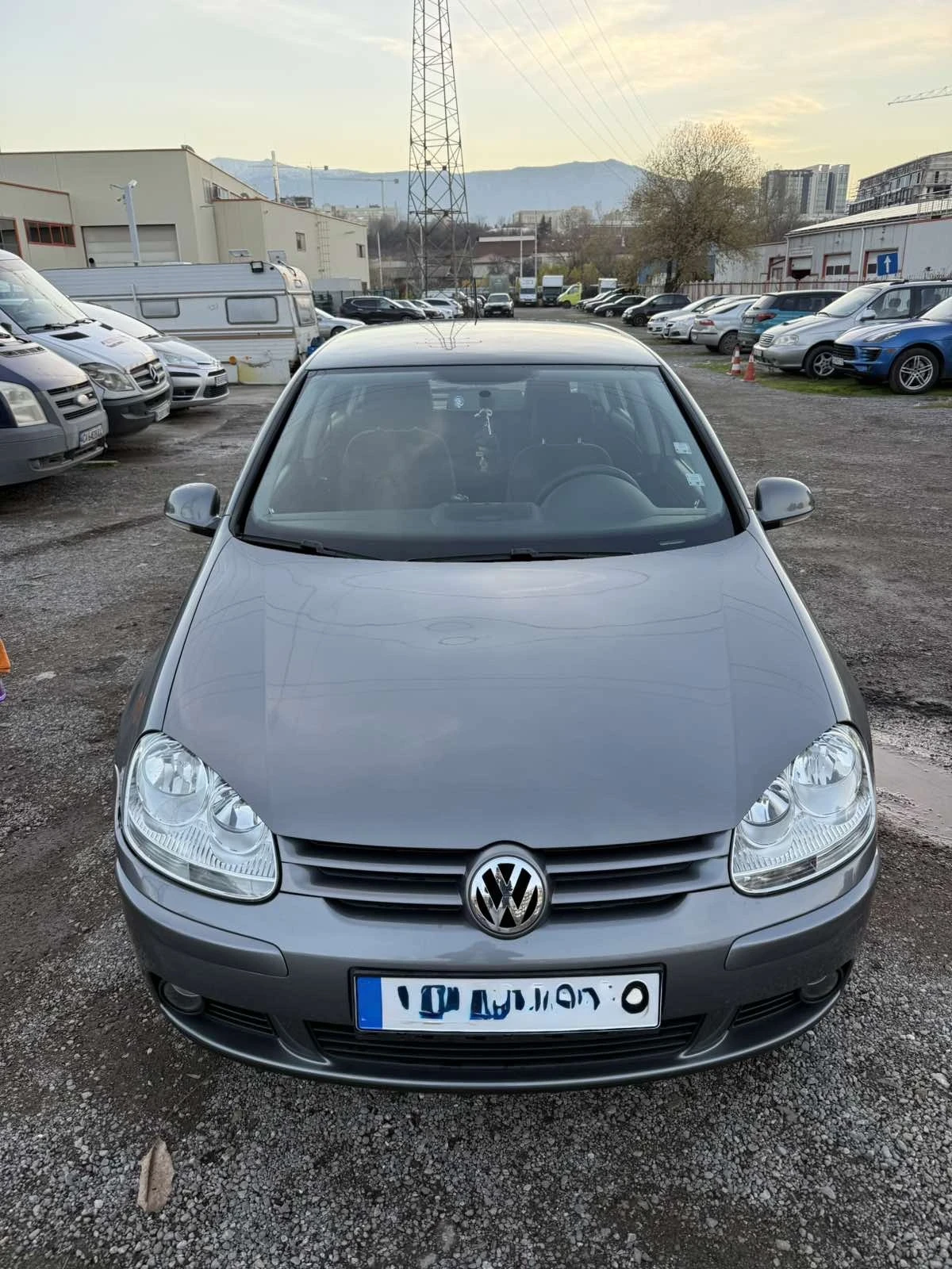 VW Golf 1.6 FSI АВТОМАТ, снимка 1