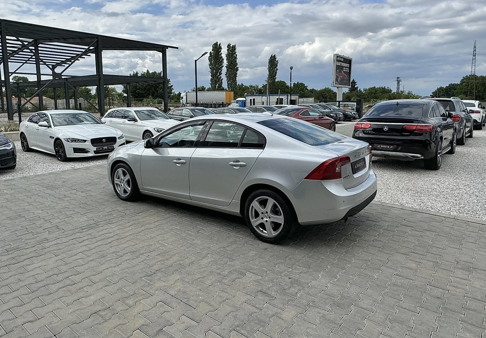 Volvo S60 2.0D3 - изображение 6