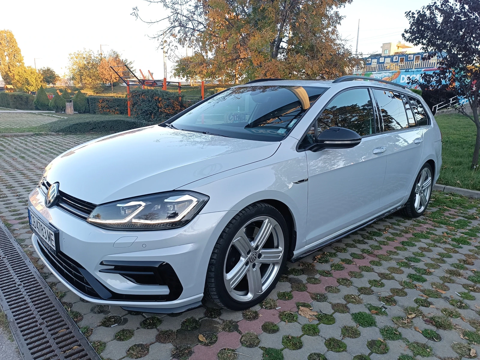VW Golf 7.5 R Variant 4motion - изображение 4