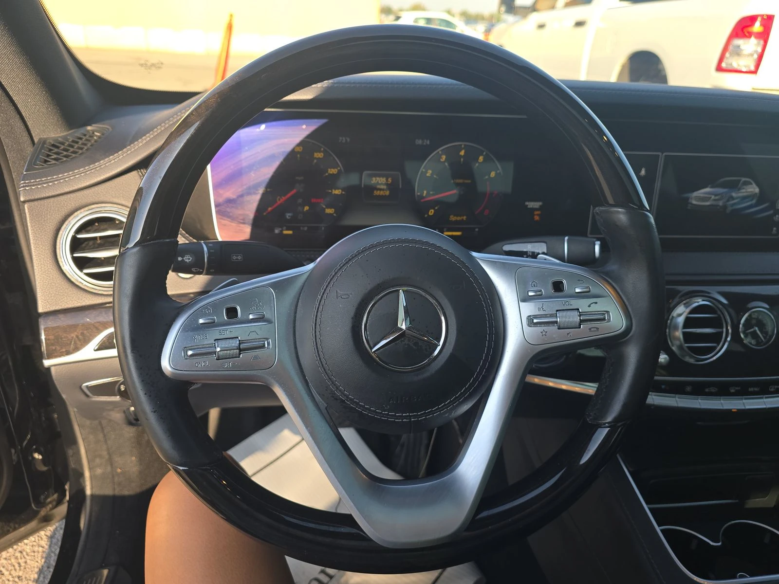 Mercedes-Benz S 560 4MATIC Обдух* BURMESTER* 360* Head-Up* Щори* Масаж - изображение 9