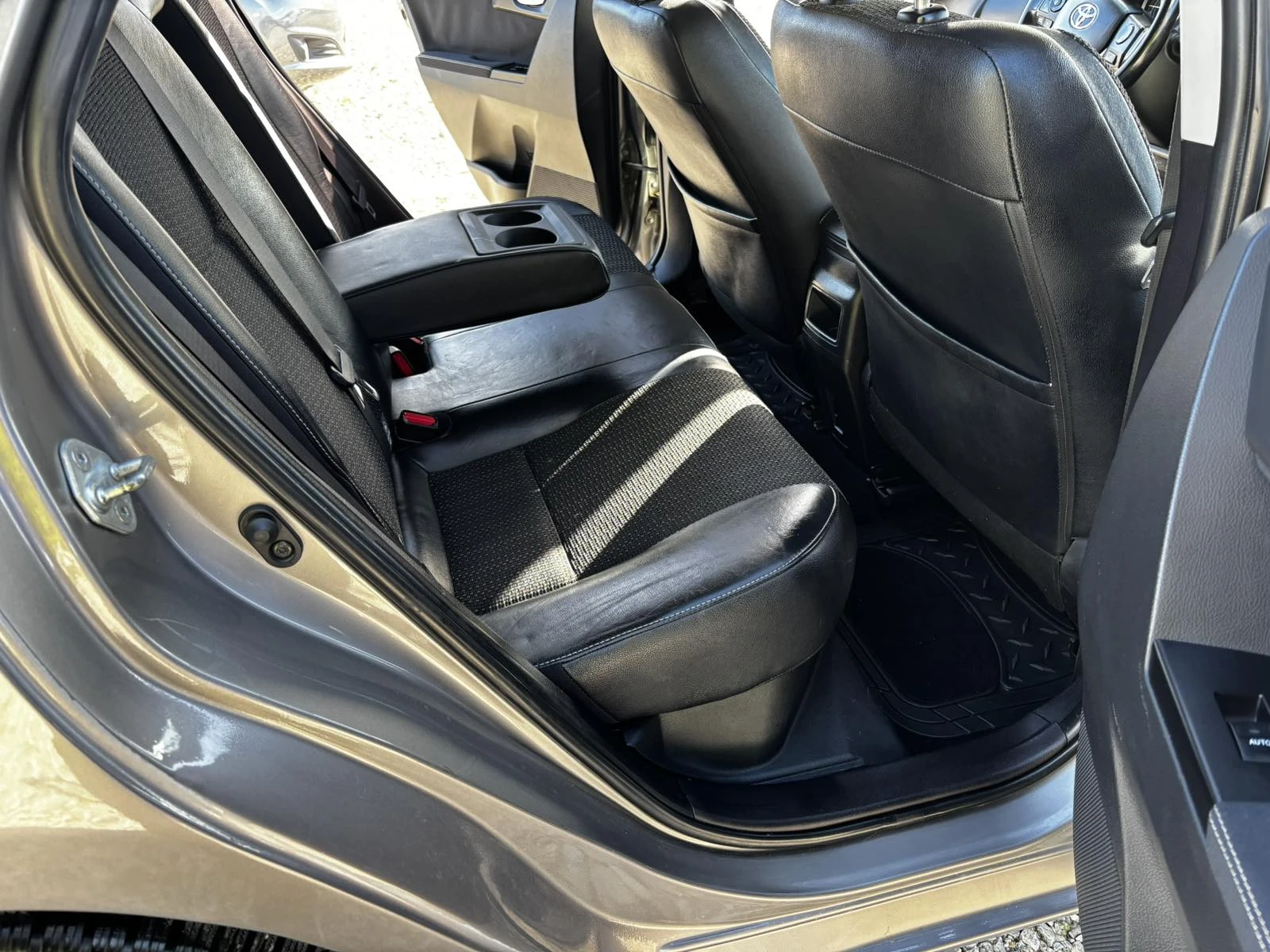 Toyota Auris 1.8i Hybrid  | Mobile.bg — изображение 13