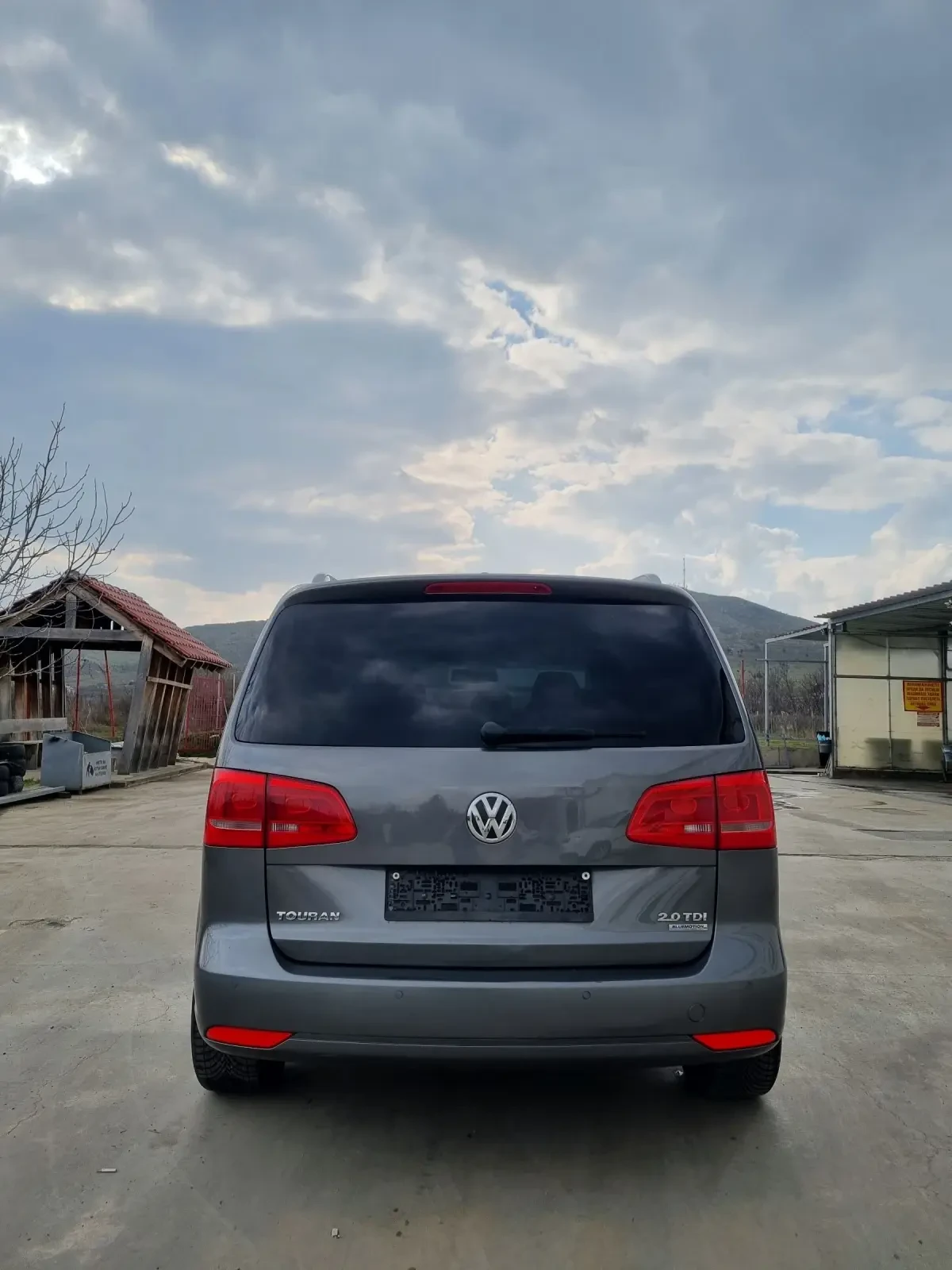 VW Touran 2.0tdi 140коня 7 местен, снимка 8 - Автомобили и джипове - 53861205