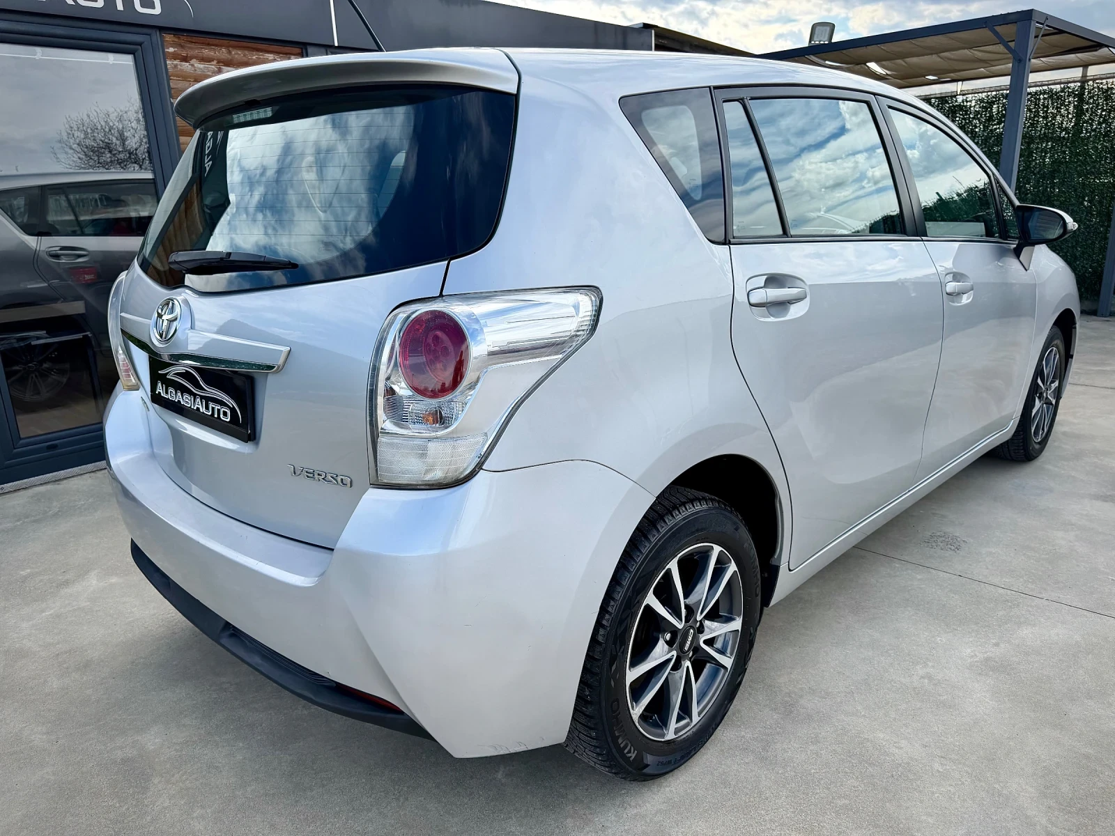 Toyota Verso 1.8 VALVEMATIC* , снимка 4 - Автомобили и джипове - 54132683