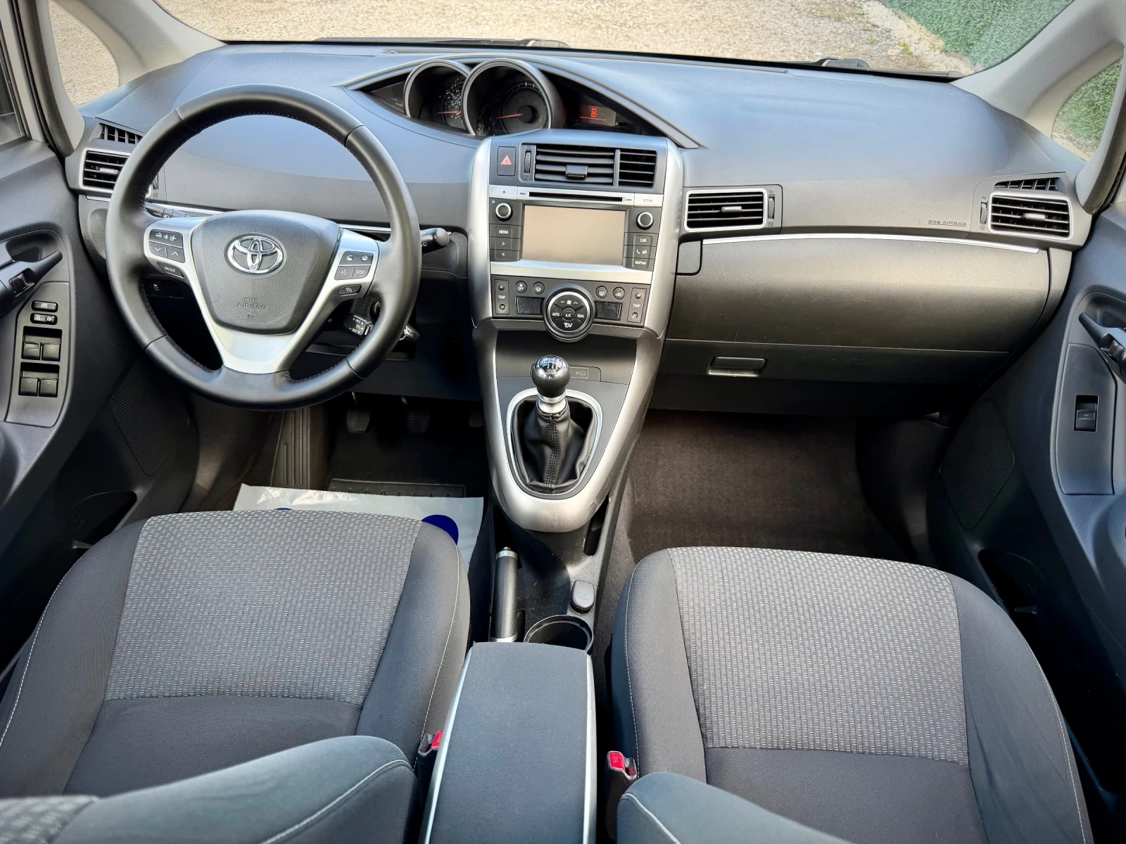 Toyota Verso 1.8 VALVEMATIC* , снимка 10 - Автомобили и джипове - 54132683