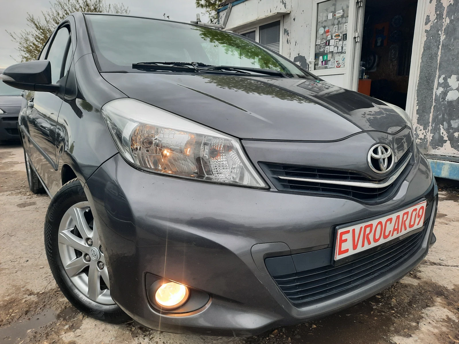 Toyota Yaris ФУЛ ЕКСТРИ # БИЖУ, снимка 2 - Автомобили и джипове - 54372206