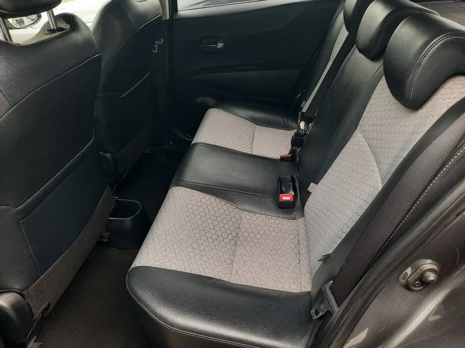 Toyota Yaris ФУЛ ЕКСТРИ # БИЖУ, снимка 9 - Автомобили и джипове - 54372206