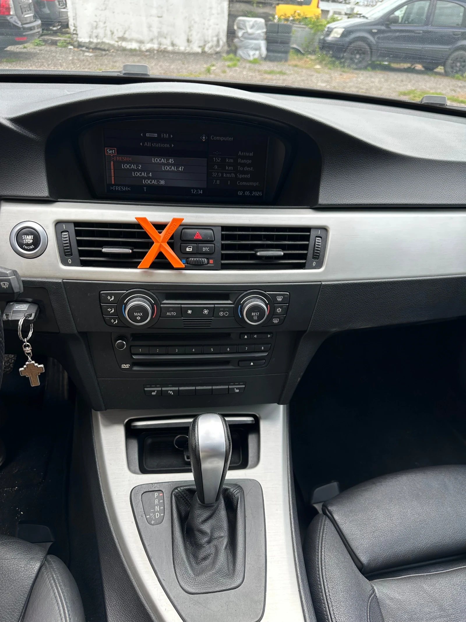 BMW 320 2.0/163k.s/Facelift/M-paket/Automat, снимка 10 - Автомобили и джипове - 54447740
