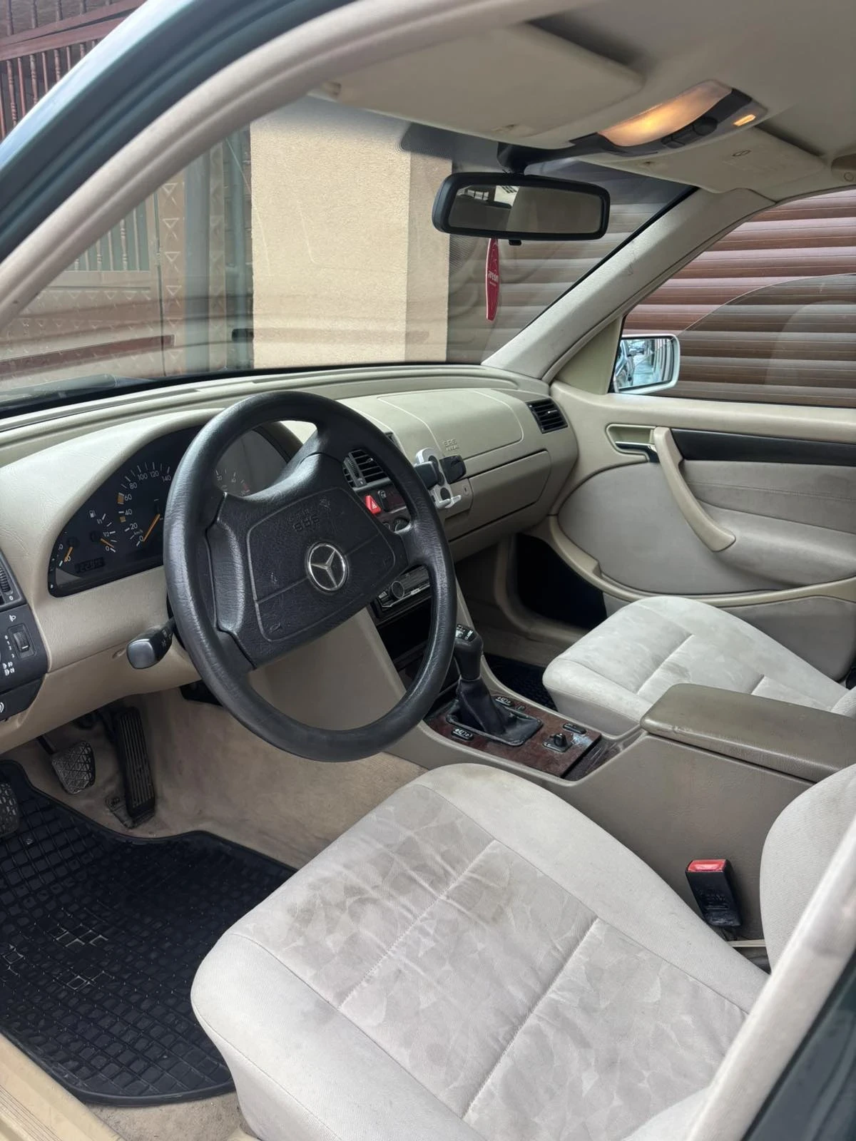 Mercedes-Benz C 200 2.2, снимка 4 - Автомобили и джипове - 54454747