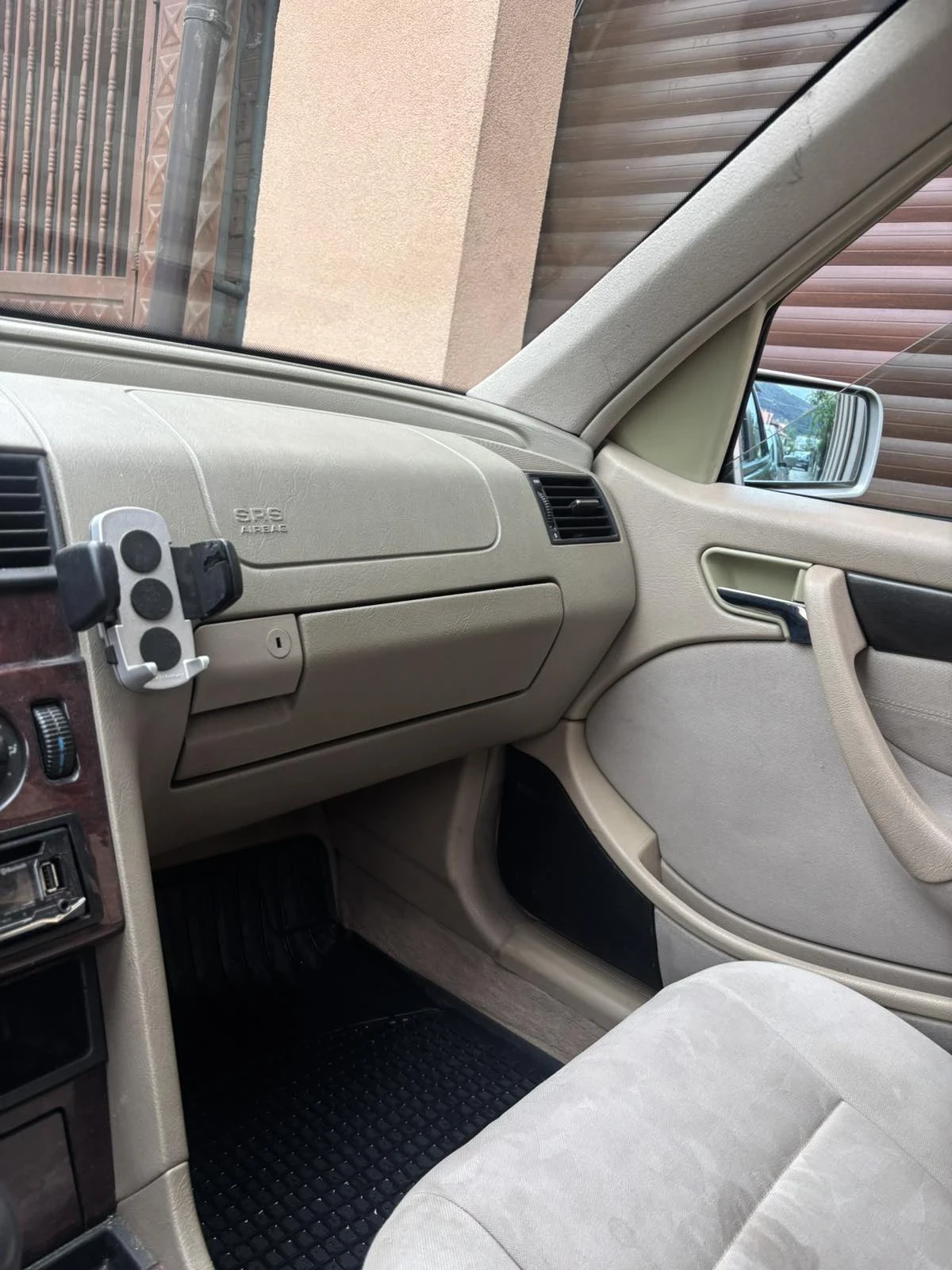 Mercedes-Benz C 200 2.2, снимка 7 - Автомобили и джипове - 54454747