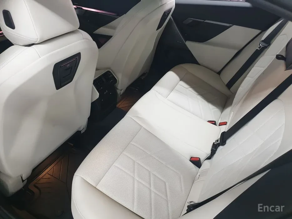BMW 520 M SPORT* КОЖА* ПОДГРЕВИ* CARPLAY* 360 CAM, снимка 15 - Автомобили и джипове - 54982478