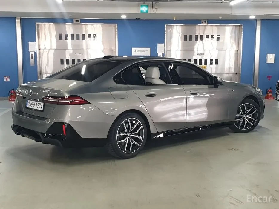 BMW 520 M SPORT* КОЖА* ПОДГРЕВИ* CARPLAY* 360 CAM, снимка 3 - Автомобили и джипове - 54982478