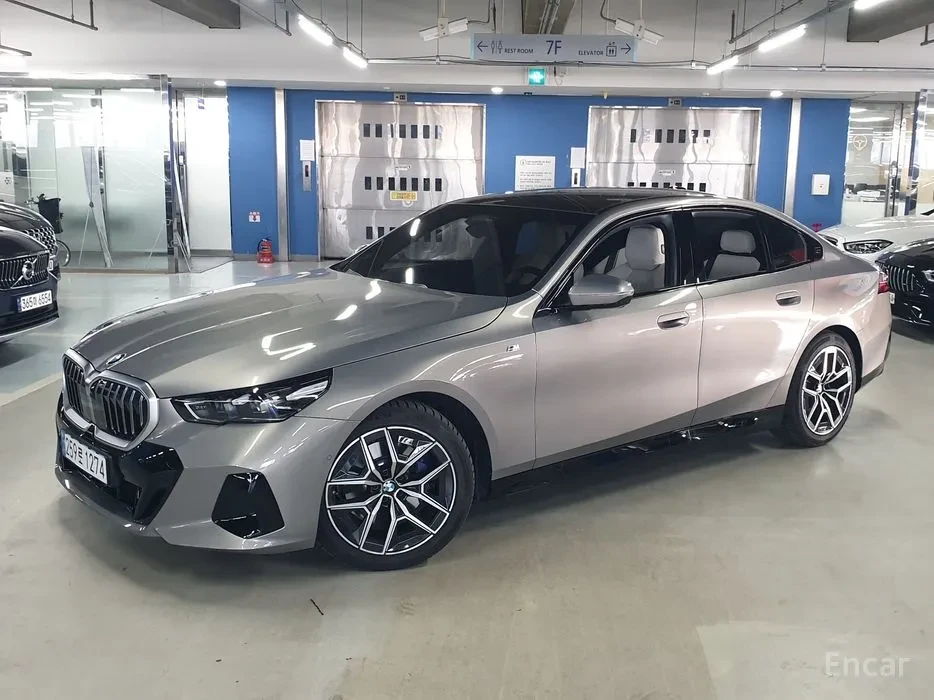 BMW 520 M SPORT* КОЖА* ПОДГРЕВИ* CARPLAY* 360 CAM, снимка 2 - Автомобили и джипове - 54982478