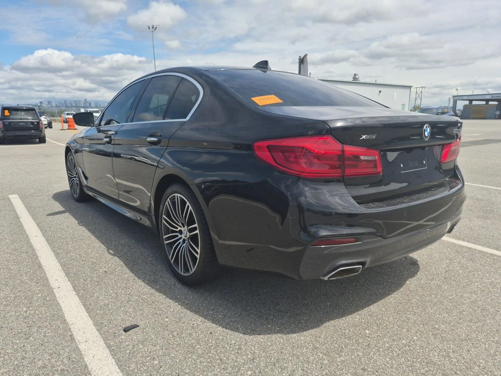 BMW 530 * 53К КМ* PANO* ПОДГРЕВИ* 360* CARFAX, снимка 4 - Автомобили и джипове - 55122267