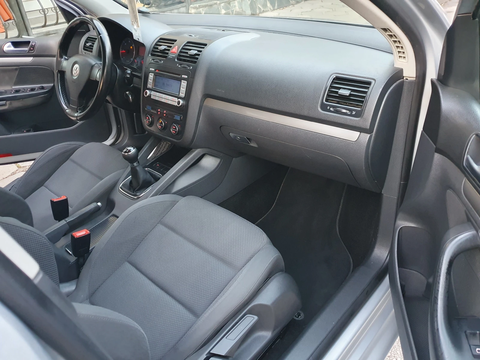 VW Golf 1.9TDI-105k.s., снимка 12 - Автомобили и джипове - 55270546