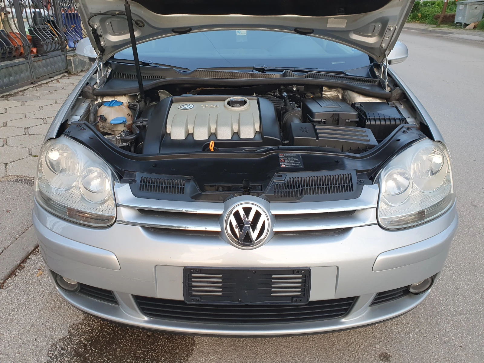 VW Golf 1.9TDI-105k.s., снимка 9 - Автомобили и джипове - 55270546