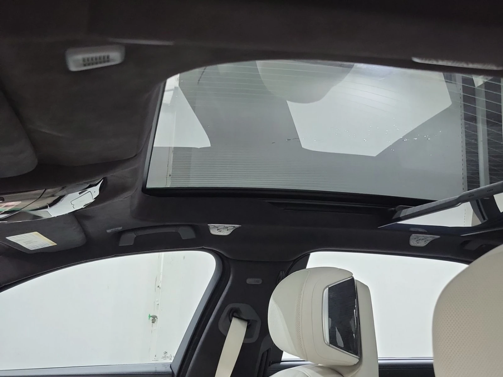BMW i7 XDRIVE60 * AвтоКредит * (ЦЕНА ДО БГ), снимка 16 - Автомобили и джипове - 55619444