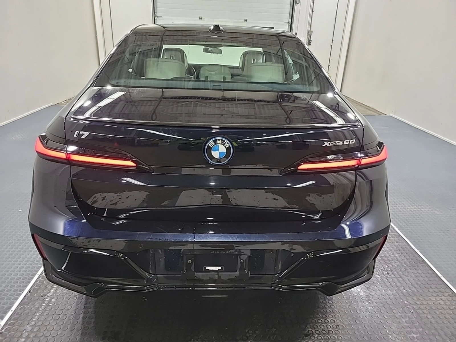 BMW i7 XDRIVE60 * AвтоКредит * (ЦЕНА ДО БГ), снимка 5 - Автомобили и джипове - 55619444