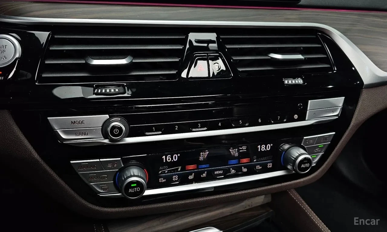 BMW 530 * 530i M Sport Package Plus* АВТОКРЕДИТ* , снимка 17 - Автомобили и джипове - 55978665