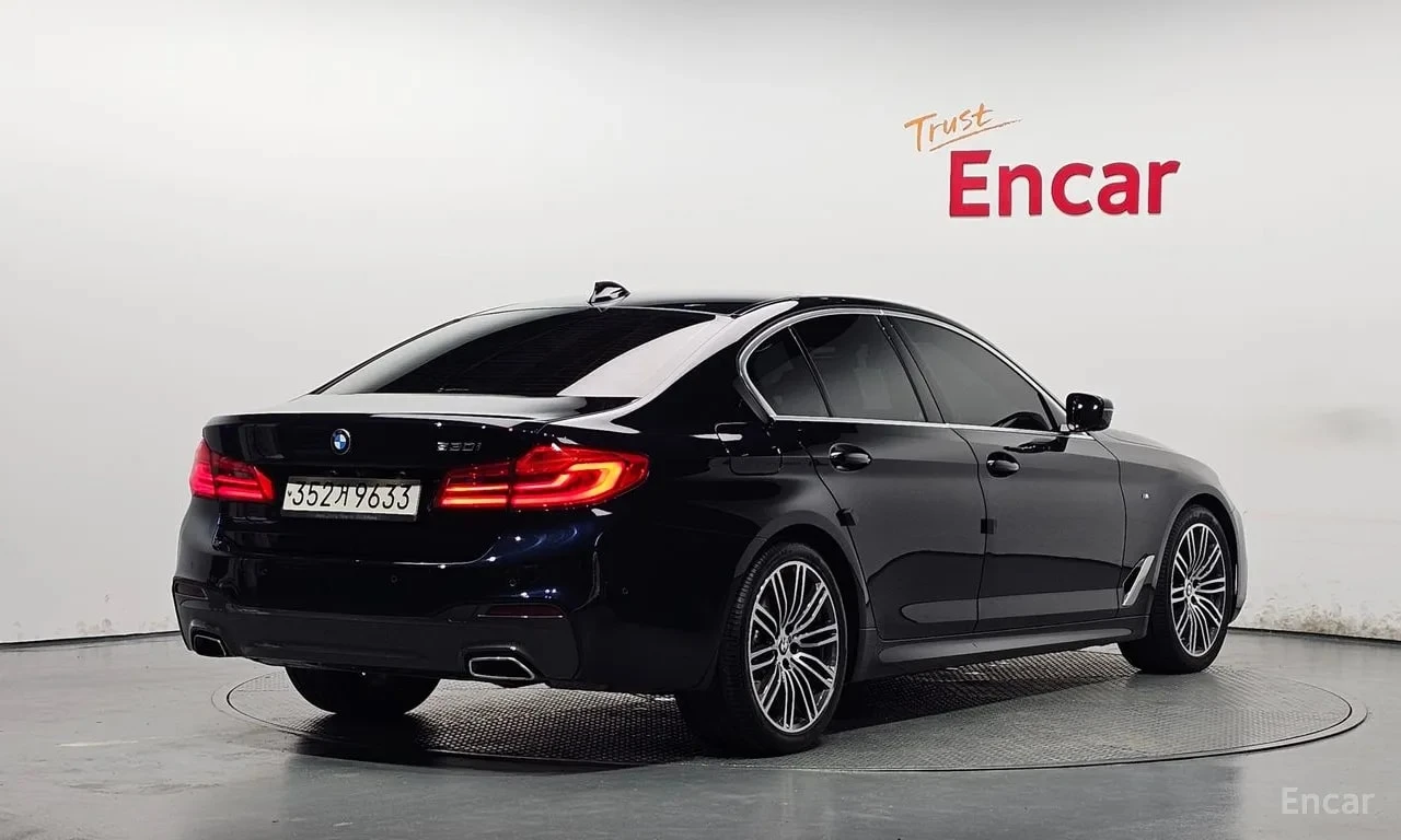 BMW 530 * 530i M Sport Package Plus* АВТОКРЕДИТ* , снимка 2 - Автомобили и джипове - 55978665