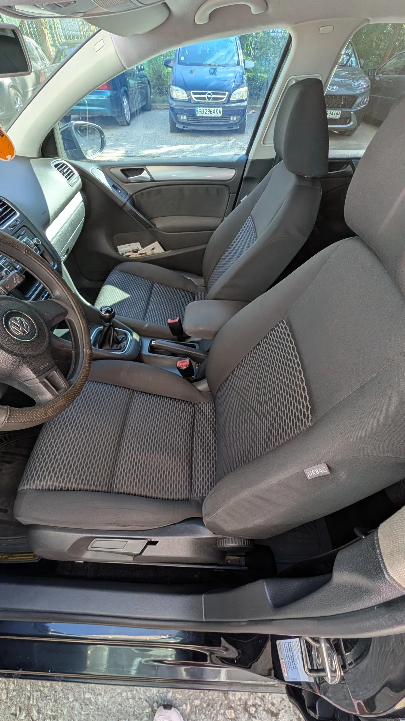 VW Golf 1.6 Bifuel Фабрична газ, снимка 10 - Автомобили и джипове - 56099056