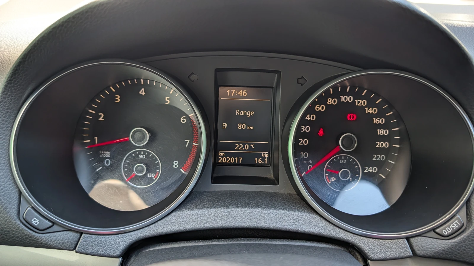 VW Golf 1.6 Bifuel Фабрична газ, снимка 7 - Автомобили и джипове - 56099056