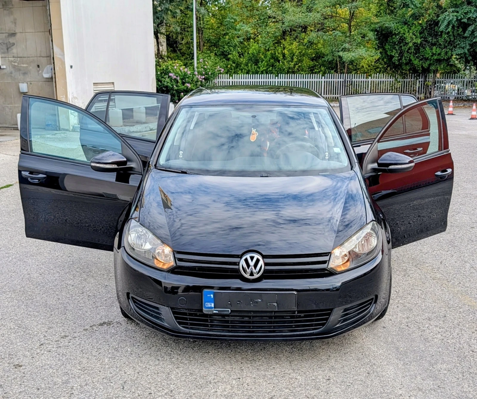 VW Golf 1.6 Bifuel Фабрична газ, снимка 2 - Автомобили и джипове - 56099056