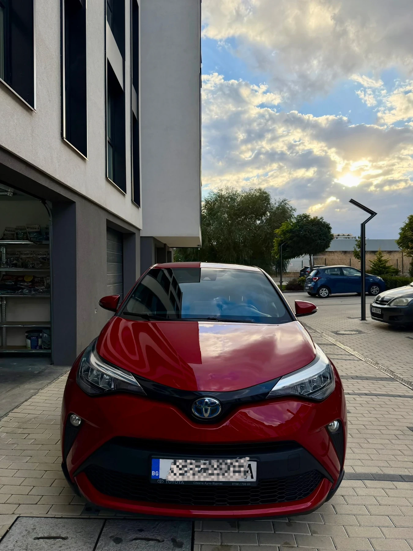 Toyota CH-R+, снимка 2 - Автомобили и джипове - 56415708